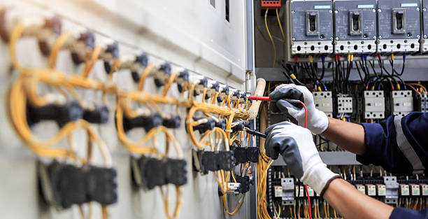 Professional Electrician technician working in Miramar, FL